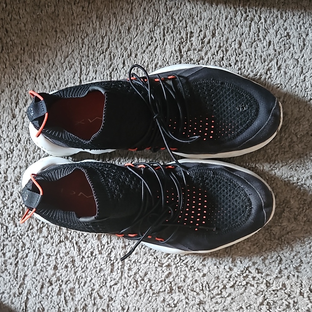 Reebok Sneakers